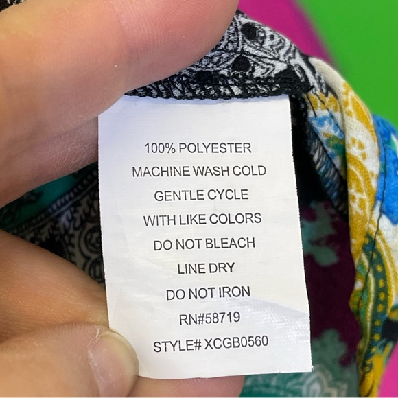 NY Collection, Button Up Lace Collared V-Neck Blouse. Size Medium - Picture 5 of 5